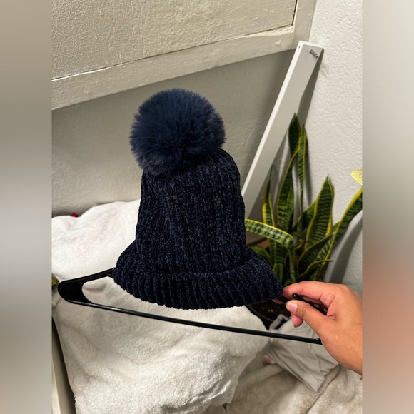 Snow hat - Picture 2 of 2